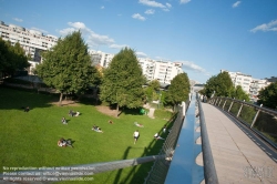 Viennaslide-05338817 Die Coulée verte René-Dumont ist ein 4,5 Kilometer langer Parkwanderweg, der zunächst entlang der Avenue Daumesnil im 12. Arrondissement von Paris führt. Er beginnt nahe dem Platz Place de la Bastille, der am U-Bahnhof Bastille von den Linien 1, 5 und 8 der Métro Paris erschlossen wird.