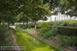 Viennaslide-05338828 Die Coulée verte René-Dumont ist ein 4,5 Kilometer langer Parkwanderweg, der zunächst entlang der Avenue Daumesnil im 12. Arrondissement von Paris führt. Er beginnt nahe dem Platz Place de la Bastille, der am U-Bahnhof Bastille von den Linien 1, 5 und 8 der Métro Paris erschlossen wird.