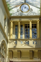 Viennaslide-05341415 Die Passage de Choiseul ist eine überdachte Ladenpassage mit Glasdach aus der ersten Hälfte des 19. Jahrhunderts im 2. Arrondissement in Paris. Die Passage de Choiseul ist ein schützenswertes Denkmal (monument historique).