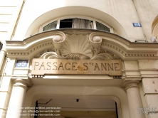 Viennaslide-05341498 Die Passage de Choiseul ist eine überdachte Ladenpassage mit Glasdach aus der ersten Hälfte des 19. Jahrhunderts im 2. Arrondissement in Paris. Die Passage de Choiseul ist ein schützenswertes Denkmal.