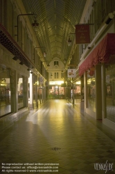 Viennaslide-05341625 Die Passage Jouffroy ist eine überdachte Ladenpassage mit Glasdach aus der Mitte des 19. Jahrhunderts im 9. Arrondissement in Paris. 10-12 Boulevard Montmartre, 75009 Paris, Frankreich