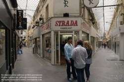 Viennaslide-05342237 Die Passage du Caire, nach der Stadt Kairo benannt, ist eine überdachte Ladenpassage mit Glasdach aus dem Ende des 18. Jahrhunderts im 2. Arrondissement in Paris. Die Passage du Caire ist ein schützenswertes Denkmal.