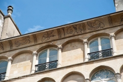 Viennaslide-05342243 Die Passage du Caire, nach der Stadt Kairo benannt, ist eine überdachte Ladenpassage mit Glasdach aus dem Ende des 18. Jahrhunderts im 2. Arrondissement in Paris. Die Passage du Caire ist ein schützenswertes Denkmal.