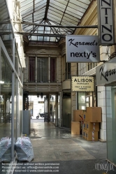 Viennaslide-05342250 Die Passage du Caire, nach der Stadt Kairo benannt, ist eine überdachte Ladenpassage mit Glasdach aus dem Ende des 18. Jahrhunderts im 2. Arrondissement in Paris. Die Passage du Caire ist ein schützenswertes Denkmal.