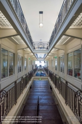 Viennaslide-05343208 Paris, Art-deco-Passage Palais du Commerce, 105 Rue du Faubourg du Temple, 75010 Paris, Frankreich Sie wurde 1923-1924 vom Architekten Ferdinand Bauguil erbaut. Sie hat ungefähr fünfzig Läden und Werkstätten sowie den Club La Java im Keller.