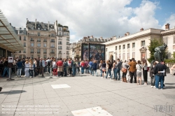 Viennaslide-05351223 Paris, Touristen stehen Schlange vor dem Musee d'Orsay - Paris, Tourists queuing for Musee d'Orsay Tickets