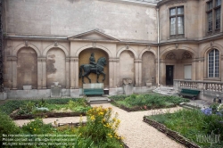 Viennaslide-05353229 Das Musée Carnavalet ist ein städtisches Pariser Museum im Stadtteil Marais, in der Rue de Sévigné Nr. 23, 3. Arrondissement, das der Stadtgeschichte von ihren Ursprüngen bis zum heutigen Tage gewidmet ist.