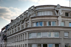 Viennaslide-05360133h Paris, Avenue Daumesnil, Polizeistation von Manolo Nunez-Yanowsky - Paris, Avenue Daumesnil, Police Station by Manolo Nunez-Yanowsky