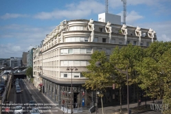 Viennaslide-05360137 Paris, Avenue Daumesnil, Polizeistation von Manolo Nunez-Yanowsky - Paris, Avenue Daumesnil, Police Station by Manolo Nunez-Yanowsky