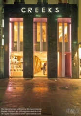 Viennaslide-05362261 Paris, moderne Architektur, ehemalige Boutique Creeks von Philippe Starck, Rue St Denis, 1986 - Paris, modern Architecture, former Boutique Creeks by Philippe Starck, Rue St Denis, 1986