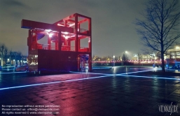 Viennaslide-05362509 Der Parc de la Villette ist der größte Park und die zweitgrößte Grünfläche von Paris. Er liegt im 19. Arrondissement und wird vom Canal de l’Ourcq durchquert. Die von Architekt Bernard Tschumi entworfene, 35 ha große Anlage wurde 1983 eröffnet.