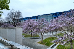 Viennaslide-05362536h Der Parc de la Villette ist der größte Park und die zweitgrößte Grünfläche von Paris. Er liegt im 19. Arrondissement und wird vom Canal de l’Ourcq durchquert. Die von Architekt Bernard Tschumi entworfene, 35 ha große Anlage wurde 1983 eröffnet.