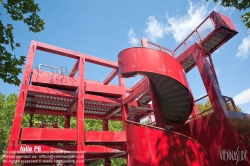 Viennaslide-05362562 Der Parc de la Villette ist der größte Park und die zweitgrößte Grünfläche von Paris. Er liegt im 19. Arrondissement und wird vom Canal de l’Ourcq durchquert. Die von Architekt Bernard Tschumi entworfene, 35 ha große Anlage wurde 1983 eröffnet.