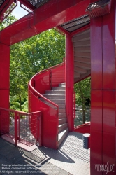 Viennaslide-05362563 Der Parc de la Villette ist der größte Park und die zweitgrößte Grünfläche von Paris. Er liegt im 19. Arrondissement und wird vom Canal de l’Ourcq durchquert. Die von Architekt Bernard Tschumi entworfene, 35 ha große Anlage wurde 1983 eröffnet.