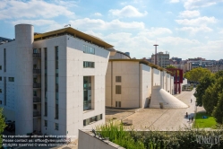 Viennaslide-05362579 Die Cité de la musique ist ein Ensemble von Institutionen, die der Musik gewidmet sind. Sie ist Teil des Parc de la Villette – gelegen im Viertel La Villette, im 19. Arrondissement von Paris. Sie wurde vom Architekt Christian de Portzamparc erbaut und 1995 eingeweiht.