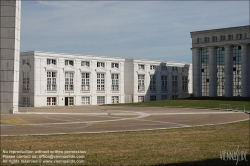 Viennaslide-05364402 Paris, Cergy, Les Colonnes de Saint Christophe, Ricardo Bofill Taller de Arquitectura, 1986 // Paris, Cergy, Les Colonnes de Saint Christophe, Ricardo Bofill Taller de Arquitectura, 1986 