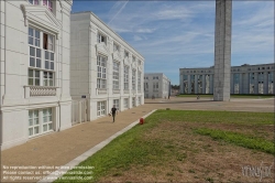 Viennaslide-05364412 Paris, Cergy, Les Colonnes de Saint Christophe, Ricardo Bofill Taller de Arquitectura, 1986 // Paris, Cergy, Les Colonnes de Saint Christophe, Ricardo Bofill Taller de Arquitectura, 1986 