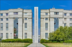 Viennaslide-05364425f Paris, Cergy, Les Colonnes de Saint Christophe, Ricardo Bofill Taller de Arquitectura, 1986 // Paris, Cergy, Les Colonnes de Saint Christophe, Ricardo Bofill Taller de Arquitectura, 1986 