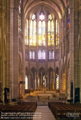 Viennaslide-05372115 Die Kathedrale von Saint-Denis ist eine ehemalige Abteikirche in der Stadt Saint-Denis nördlich von Paris. Sie gilt kunsthistorisch als einer der Gründungsbauten der Gotik, da in dem 1140 unter Abt Suger begonnenen Umgangschor die ersten spitzbogigen Kreuzrippengewölbe ausgeführt wurden.