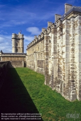 Viennaslide-05372205 Das Schloss Vincennes in der am östlichen Rand von Paris gelegenen Stadt Vincennes ist neben dem Louvre eines der bedeutendsten Schlösser in der Geschichte Frankreichs. Sein Wohnturm ist mit 50 Meter Höhe einer der höchsten Frankreichs.