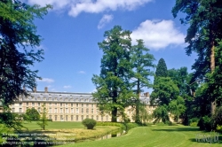 Viennaslide-05373014 Das Schloss Fontainebleau in Fontainebleau, Département Seine-et-Marne, ist ein französisches Schloss rund 60 km südlich von Paris, das zeitweilig unter anderem von Kaiser Napoleon Bonaparte genutzt wurde.