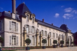 Viennaslide-05376003 Das Schloss Malmaison in Rueil-Malmaison westlich von Paris war Wohnsitz von Kaiser Napoleon und seiner Frau Joséphine. Während das Kaiserpaar offiziell im Palais des Tuileries Hof hielt, wurde Malmaison zu ihrem privaten Rückzugsort.