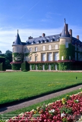 Viennaslide-05377005 Das Schloss Rambouillet steht im gleichnamigen Ort Rambouillet etwa 50 Kilometer südwestlich von Paris in Frankreich. Erbaut wurde es im Jahr 1368 von Jean Bernier. Ludwig XVI. von Frankreich erwarb das Schloss im Jahr 1783 als Privatresidenz. Am 31. März 1547 verstarb König Franz I. im Schloss.