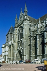 Viennaslide-05379101 Die Kathedrale von Meaux (Französisch: Cathédrale Saint-Étienne de Meaux ) ist eine römisch-katholische Kirche in der Stadt Meaux , Frankreich. Sie befindet sich im Departement Seine-et-Marne, östlich von Paris. Die Kathedrale ist ein nationales Denkmal und Sitz des Bischofs von Meaux.