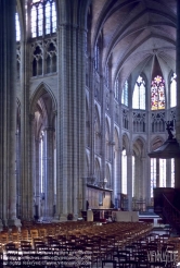 Viennaslide-05379104 Die Kathedrale von Meaux (Französisch: Cathédrale Saint-Étienne de Meaux ) ist eine römisch-katholische Kirche in der Stadt Meaux , Frankreich. Sie befindet sich im Departement Seine-et-Marne, östlich von Paris. Die Kathedrale ist ein nationales Denkmal und Sitz des Bischofs von Meaux.