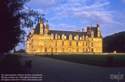 Viennaslide-05379204 Das Schloss Écouen ist ein Schloss aus dem 16. Jahrhundert im Ort Écouen im Département Val-d’Oise. Es beherbergt das Musée national de la Renaissance.