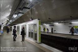 Viennaslide-05389730 Paris, Metro, Station Etienne Marcel, Montage der Bahnsteigtüren // Paris, Metro, Station Etienne Marcel, Construction of Platform Doors