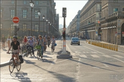 Viennaslide-05390058 Paris, Radweg, Coronapiste // Paris, Bicycle Lane,Coronapiste