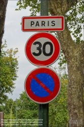 Viennaslide-05390109 Paris, Geschwindigkeitsbeschränkung auf 30 km/h und Parkverbot // Paris, Speed Restriction 30 km/h and Parking Ban