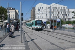 Viennaslide-05391265 Paris, moderne Straßenbahn T1, Gare de Saint-Denis // Paris, modern Tramway T1, Gare de Saint-Denis