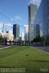 Viennaslide-05392228 Paris, Tramway Linie T2, Faubourg de l'Arche, im Hintergrund La Defense