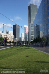 Viennaslide-05392228 Paris, Tramway Linie T2, Faubourg de l'Arche, im Hintergrund La Defense