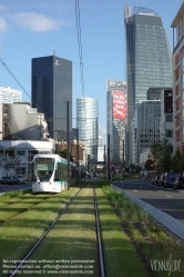 Viennaslide-05392237 Paris, Tramway Linie T2, Faubourg de l'Arche, im Hintergrund La Defense