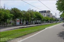 Viennaslide-05392267 Paris, moderne Straßenbahnlinie T2 Jacqueline Auriol // Paris, modern Tramway Line T2, Jacqueline Auriol