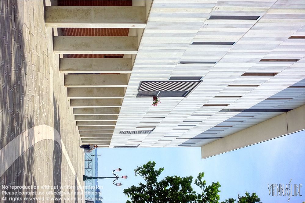 Viennaslide 06865102 jpg