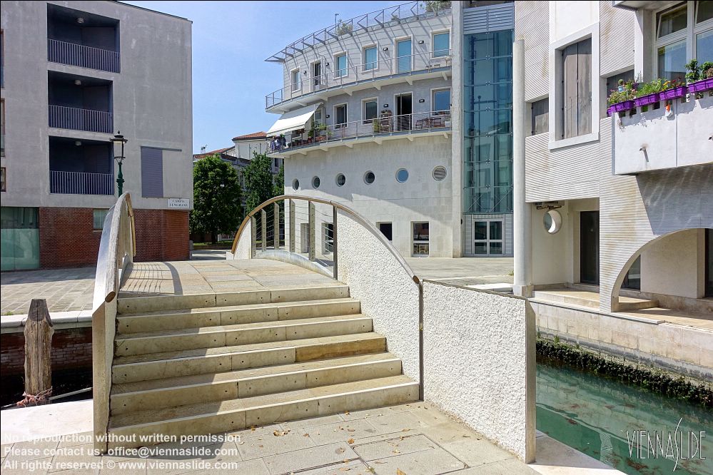 Viennaslide 06865106 jpg