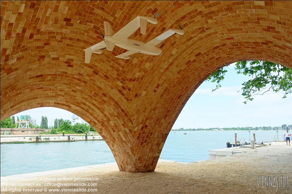 Viennaslide 06871617 jpg