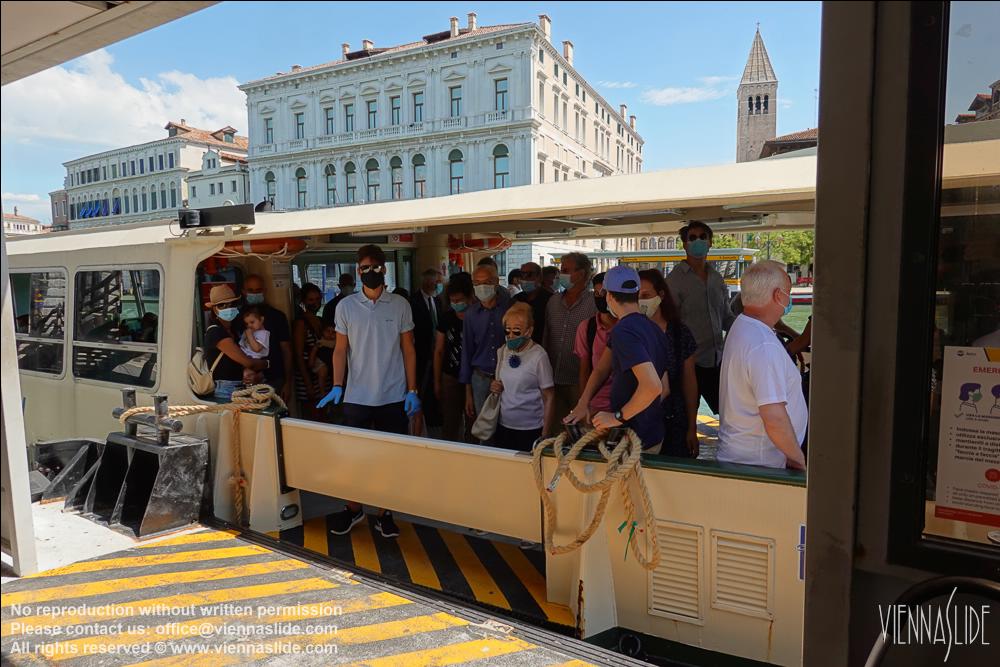 Viennaslide 06898121 jpg