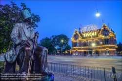 Viennaslide-06211104f Kopenhagen, Vergnügungspark Tivoli, Hans Christian Andersen Statue und Schloss // Copenhagen, Tivoli Gardens, Amusement Park, Hans Christian Andersen Statue and Castle