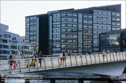 Viennaslide-06222022 Kopenhagen, Stadtentwicklungsgebiet Südhafen, Bryggebroen, Fahrrad- und Fußgängerbrücke // Copenhagen, South Harbour Development Area, Bryggebroen, Bicycle and Pedestrian Bridge