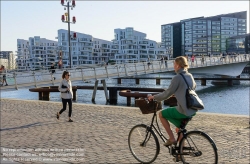 Viennaslide-06222023 Kopenhagen, Stadtentwicklungsgebiet Südhafen, Bryggebroen, Fahrrad- und Fußgängerbrücke // Copenhagen, South Harbour Development Area, Bryggebroen, Bicycle and Pedestrian Bridge