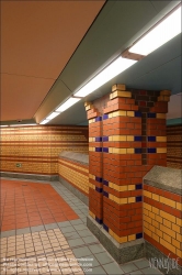 Viennaslide-06392092 Berlin, U-Bahn, U8 Karl-Bonhoeffer-Nervenklinik, Stationsgestaltung von Rainer G. Rümmler // Berlin, Underground, U8 Karl-Bonhoeffer-Nervenklinik, Design by Rainer G. Rümmler