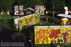 Viennaslide-06421114 Hamburg, Moorwiese, 1987, Vergnügungspark Luna-Luna von Andre Heller, Keith Haring // Hamburg, 1987, Amusement Park Luna-Luna by Andre Heller, Keith Haring