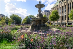 Viennaslide-06447134 Deutschland, Nordrhein-Westfalen, Düsseldorf, Königsallee, Corneliuspark // Germany, Nordrhein-Westfalen, Dusseldorf, Koenigsallee, Corneliuspark 