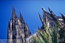 Viennaslide-06451003 Der Kölner Dom (offiziell: Hohe Domkirche Sankt Petrus) ist eine römisch-katholische Kirche in Köln unter dem Patrozinium des Apostels Petrus.