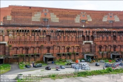 Viennaslide-06490824 Die Kongresshalle ist – nach Prora – der zweitgrößte erhaltene nationalsozialistische Monumentalbau in Deutschland und steht unter Denkmalschutz. Der Entwurf mit einem freitragenden Dach stammt von den Nürnberger Architekten Ludwig und Franz Ruff. Die Halle war als Kongresszentrum für die NSDAP mit Platz für 50.000 Menschen geplant. Von der vorgesehenen Höhe von rund 70 Metern wurden nur 39 erreicht.